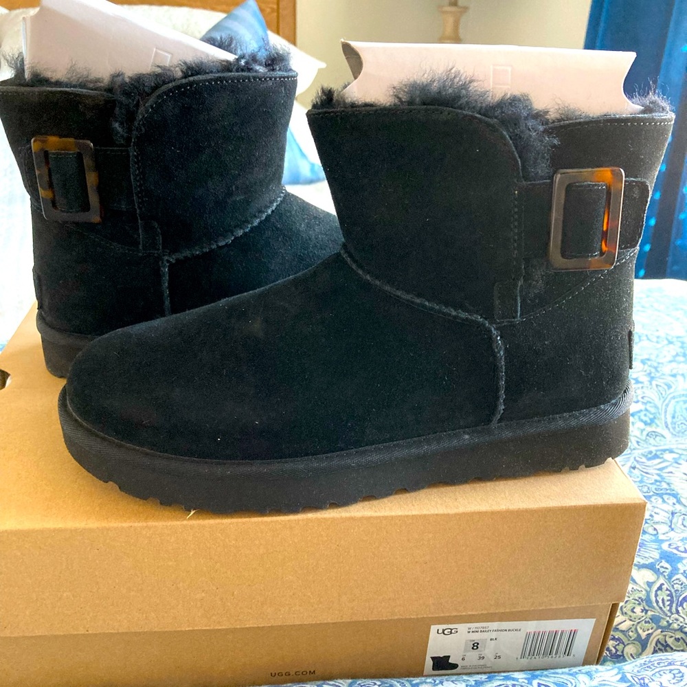 UGG mini bailey fashion buckle